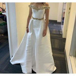 White Vienna Size 6 A-line dress